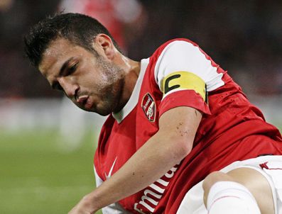 CESC FABREGAS - Arsenal'de Cesc Fabregas 3 hafta forma giyemeyecek