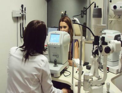 Canik'te Kadınlara Göz Muayenesi