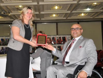 Engelleri Yıktılar