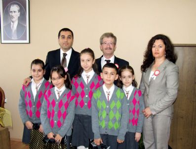 TÜRKER ÖKSÜZ - İlköğretim Okulu Öğrencileri Vali Yardımcısını Ziyaret Etti