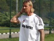 Beşiktaş'ta Guti sakatlanarak hastaneye kaldırıldı