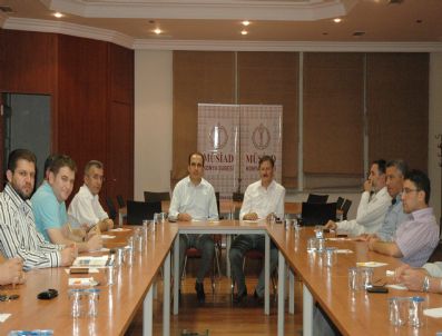 BEYIN FıRTıNASı - Müsiad'da Selçuklu Masaya Yatırıldı