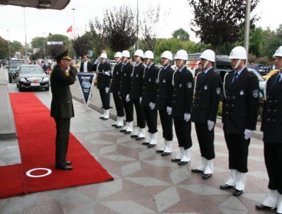 SARACHANE - Orgeneral Kıvrıkoğlu'ndan Başkan Topbaş'a Ziyaret