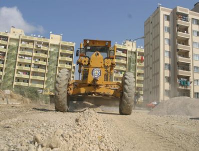 SARıCAM BELEDIYESI - Sarıçam Belediyesi, Toki Konutlarının Yolunu Asfaltlıyor