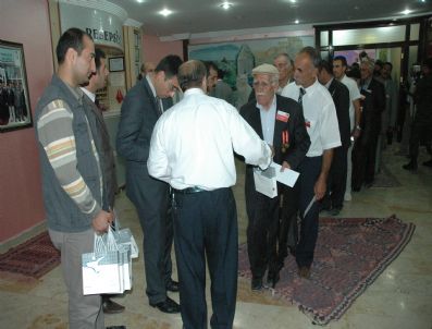 NAZIM ALTıNTAŞ - (düzeltme) - Van Valiliğinden Gazilere Yemek