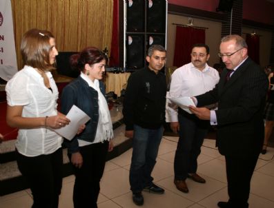 Eczane Çalışanları Sertifikalarını Aldı