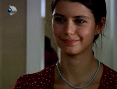 BEREN SAAT - Fatmagül'ün Suçu Ne izle - Yeni bölümde neler olacak?