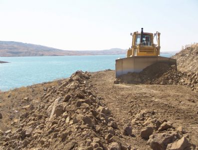 YAMULA BARAJı - Kocasinna Sahil Yoluna Kepçeleri İndirdi
