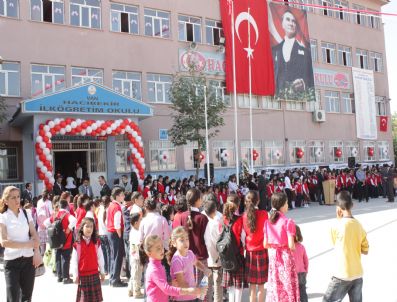 HÜSEYIN DEMIRBAŞ - Van'da İlköğretim Haftası Coşkuyla Kutlandı