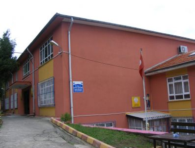 AYDıN MEMÜK - Alaplı Kız Teknik Ve Meslek Lisesinde Derslik Sıkıntısı