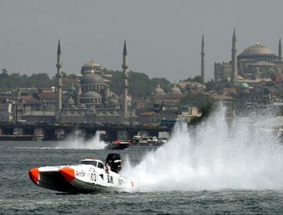 OFFSHORE - Dünya Offshore Şampiyonası'nda 13. ve 14. etaplar Haliç'te başlıyor