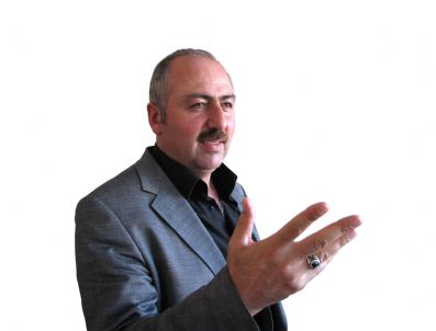 ŞEREF AYDıN - Ortada Kalan Kulübe, Macit Sahip Çıktı