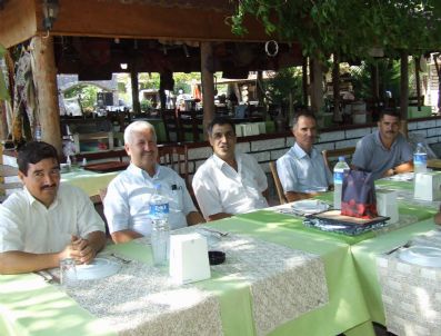 Emekli Olan İmama Veda Yemeği