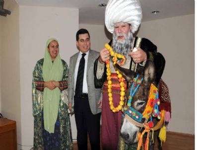 CENGIZ TOPEL İLKÖĞRETIM OKULU - Öğrenciler Nasreddin Hoca İle Buluşuyor