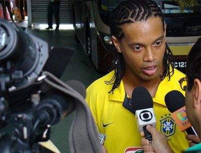 RONALDİNHO - Sarı lacivert formayı giyebilir