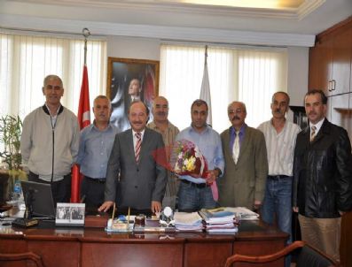 MEHMET KAPLAN - Alevi Kültür Derneği'nden Başkan Eşref'e Ziyaret