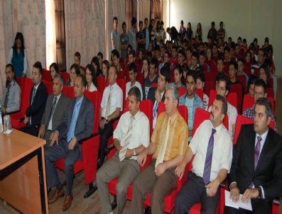 MEHMET KORKMAZ - Belediye Başkanı Kasım Karahan, Üniversitelileri Dinledi