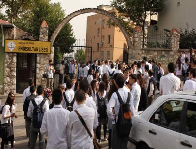 ÖSS - Velilere Üniforma Eziyeti