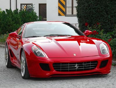 Ferrari yeni modelini Paris'te tanıtacak