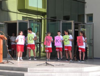 FAZıL HÜSNÜ DAĞLARCA - Ülkem Koleji'nde Dil Bayramı Kutlandı