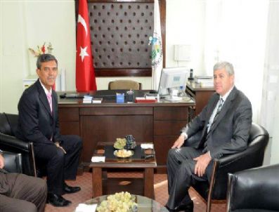 İSMAIL KALAYCı - Vali Erden, Toklumen Kasabasını Ziyaret Etti