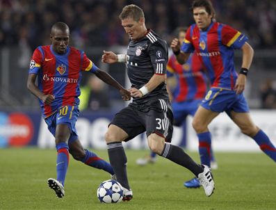 MARIO GOMEZ - Bayern Münih deplasmanda Basel'i Schweinsteiger ile yıktı