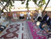 Boykot Mağduru Aileye Ak Parti'den Ziyaret