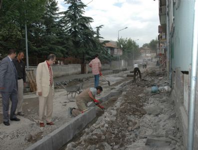 İRFAN DINÇ - Çankırı Belediyesi'nden Kaldırım Ve Tretuvar Çalışması