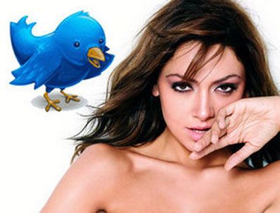 Hadise'nin twitter merakı başını ağrıttı