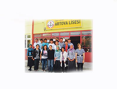 Üniversite başarısıyla öğrenci göçünü engelledi