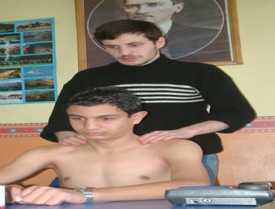 EMIRGAN - Görme Engelli Genç Yetenekleriyle Şaşırtıyor