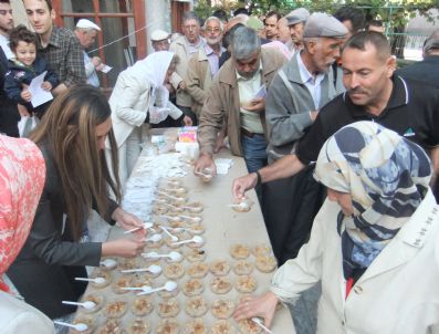 Mevlana Hazretlerinin Doğumunun 803. Yıldönümü Sebebiyle Aşure İkramı