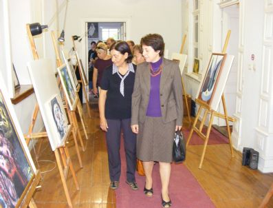 Resim Kursu Öğrencilerinin Sergisi Beğeni Topladı