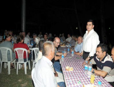 KUŞ BAKıŞı - Başkan Tütüncü Vakıf Çalışanları İle İftarda Buluştu