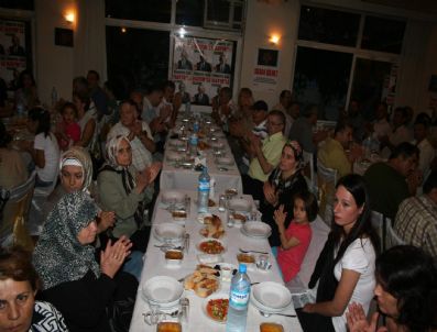 NADIR SARAÇ - Chp'den Sandık Görevlilerine İftar