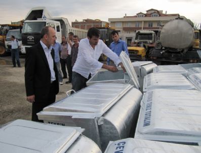 CAVIT ÖZTÜRK - Erenler Belediyesi Bin 200 Konteyner Dağıttı