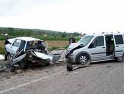 Afyonkarahisar'da trafik kazası: 1 ölü, 5 yaralı
