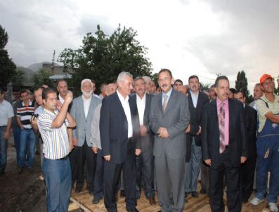 ZEKERIYA KARAYOL - Başkan Özhaseki İftarda Kızılören'deydi