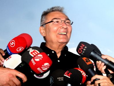 OSMAN KAPTAN - Deniz Baykal'dan miting yorumu