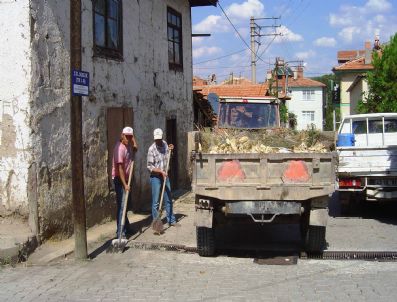 MEHMET AKBAŞ - Hisarcık Belediyesinden Bayram Temizliği