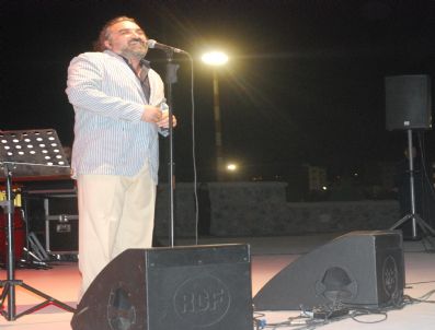 VOLKAN KONAK - Turgutlu'da Karadeniz Rüzgarı