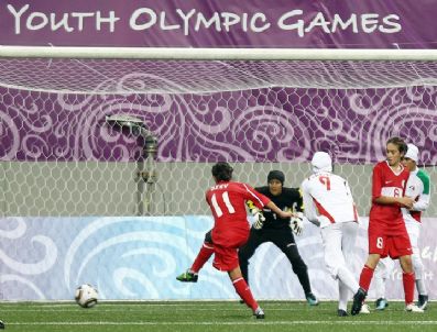 U 15 Bayan Milli Takımı'na Konak Desteği