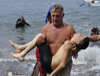 BÜYÜKKÖY - Rize'de Bir Genç Serinlemek İçin Girdiği Denizde Boğuldu
