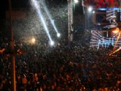 Antalyalılar Yeni Yıla Suni Kar Altında Girdi