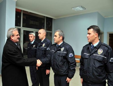 ATAY USLU - Vali Karaloğlu, Yeni Yıla Polis Merkezinde Girdi