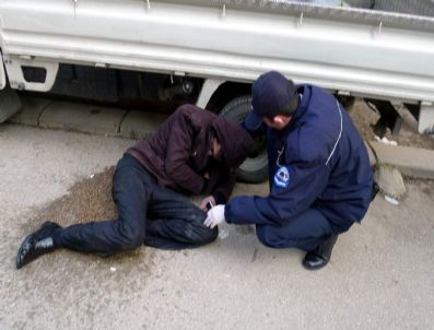 BURSA DEVLET HASTANESI - Yılbaşı Gecesi Alkolü Fazla Kaçırınca Evin Yolunu Bulamadı