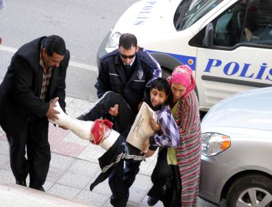 Yaralı Çocuk İfade Vermeye Kucakta Götürüldü