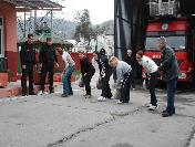 Gönüllü itfaiyeciler uygulamalı yaptı