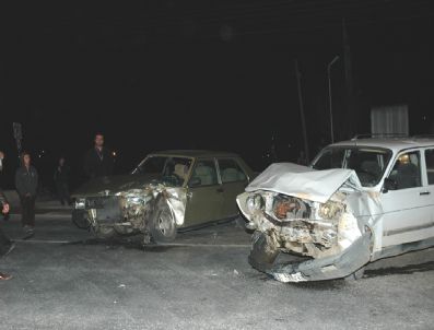 Bucak'ta Trafik Kazası: 2 Yaralı