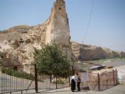 Hasankeyf Kale Girişine Konulan Demir Kapılara Tepki
